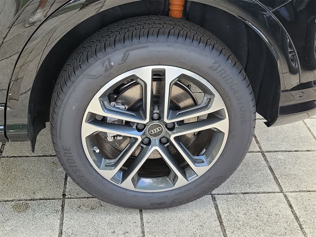 Thumbnail: 2025 Audi Q5 - 8