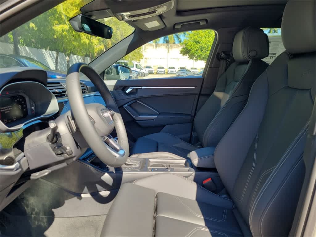 Thumbnail: 2025 Audi Q3 - 11