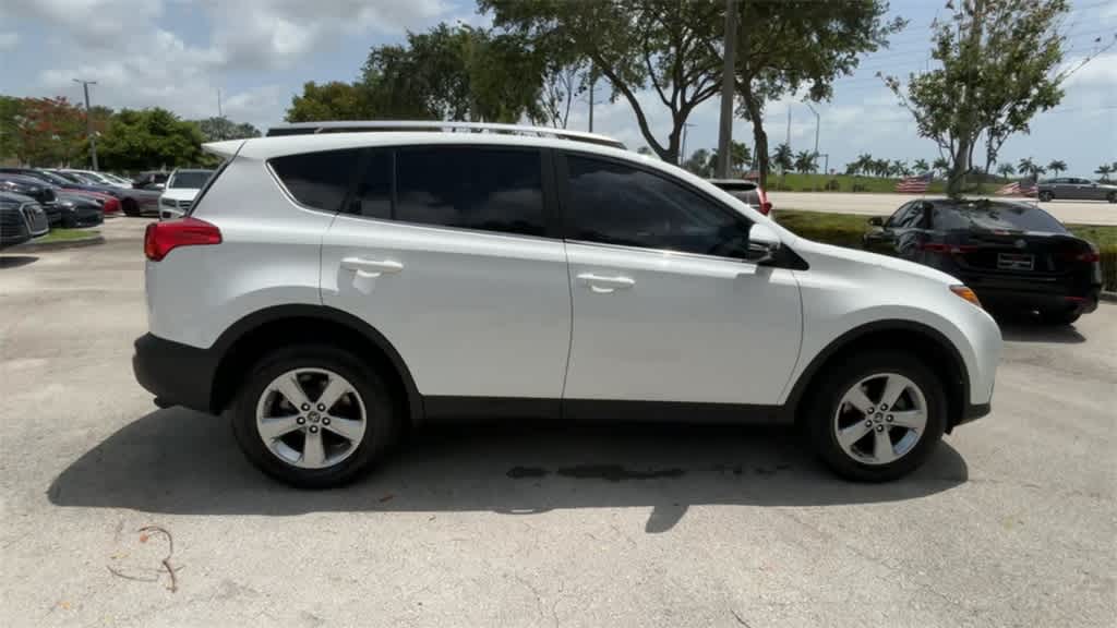 Thumbnail: 2015 Toyota RAV4 - 9