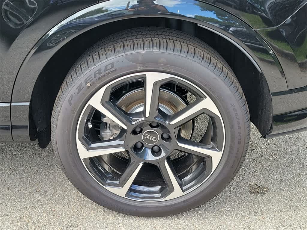 Thumbnail: 2025 Audi Q3 - 8