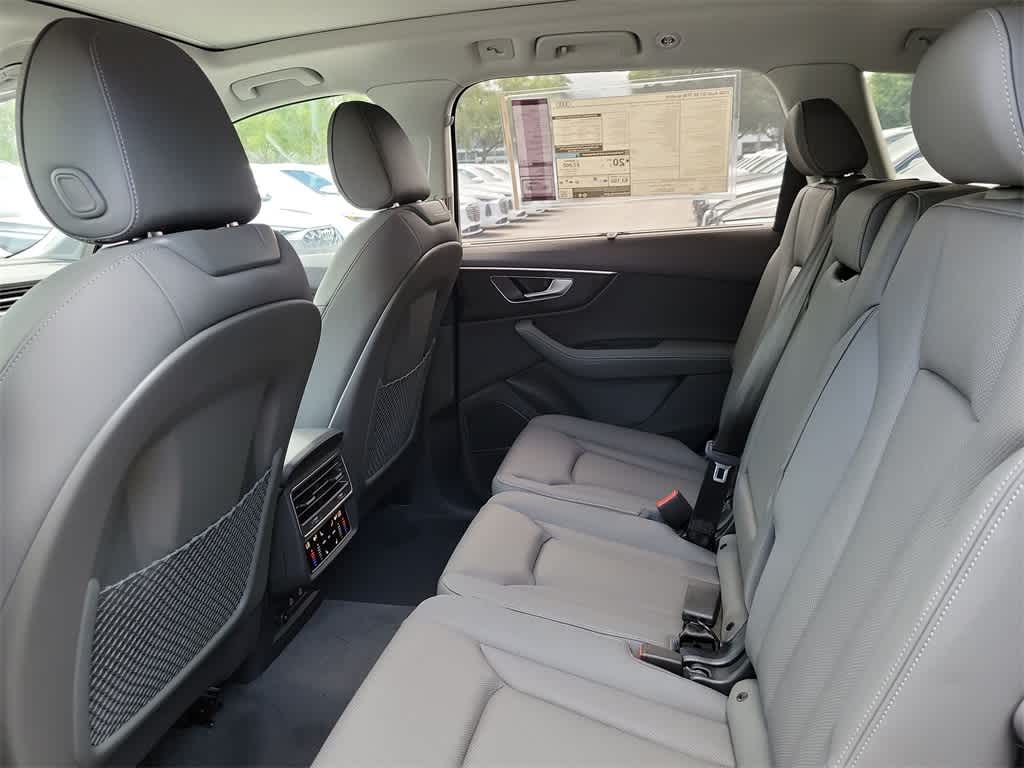 Thumbnail: 2026 Audi Q7 - 12