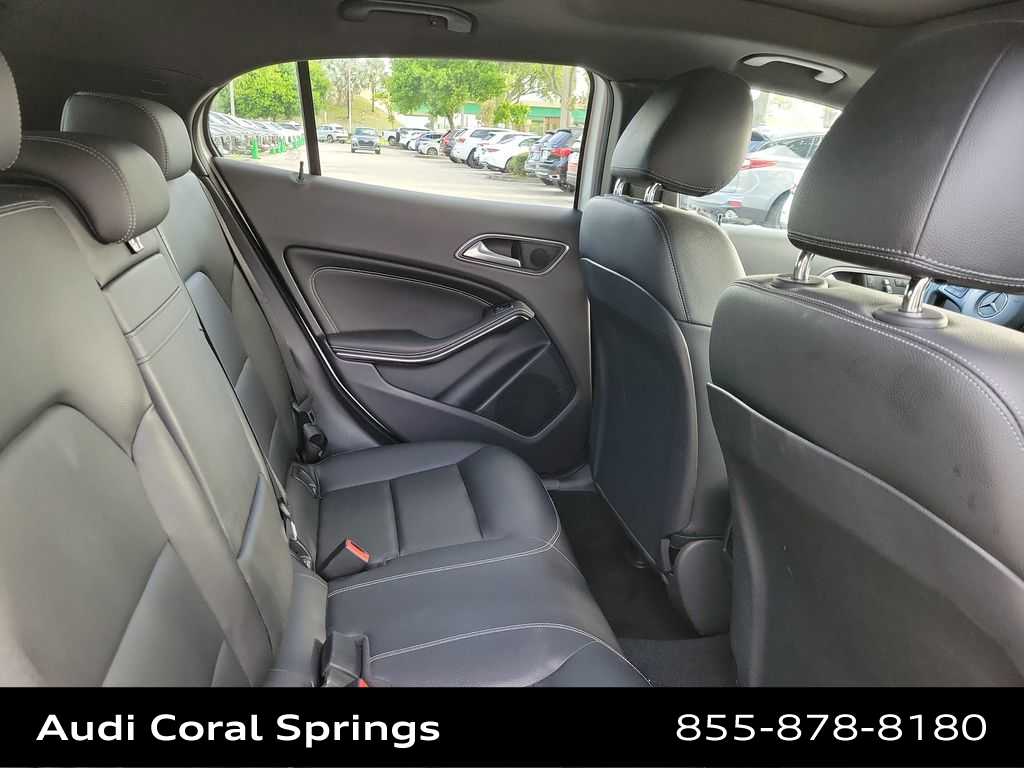 Thumbnail: 2020 Mercedes-Benz GLA - 21