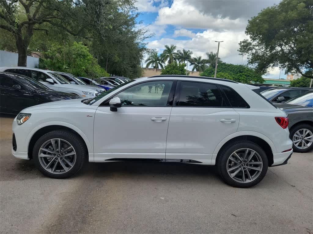 Thumbnail: 2025 Audi Q3 - 3