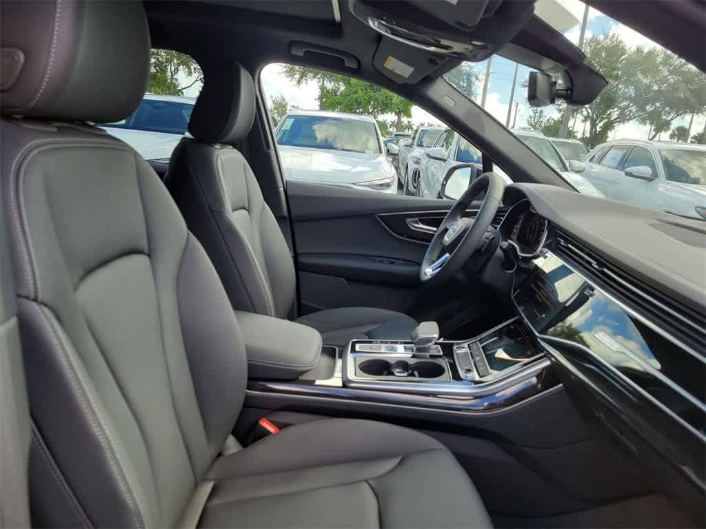 Thumbnail: 2026 Audi Q7 - 14