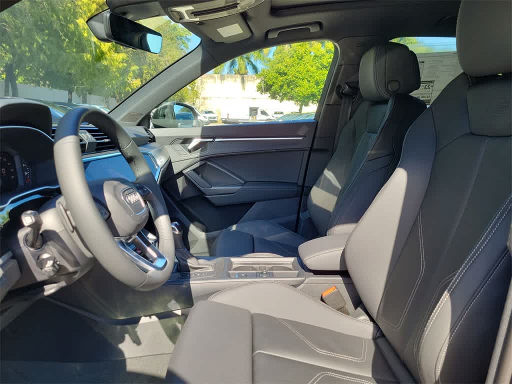 Thumbnail: 2025 Audi Q3 - 11