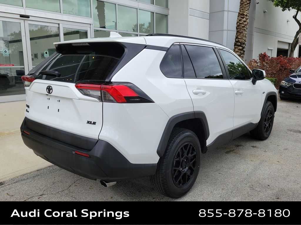 Thumbnail: 2023 Toyota RAV4 - 8