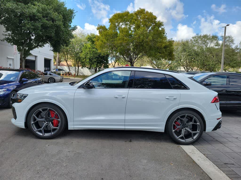 Thumbnail: 2026 Audi RS Q8 - 11
