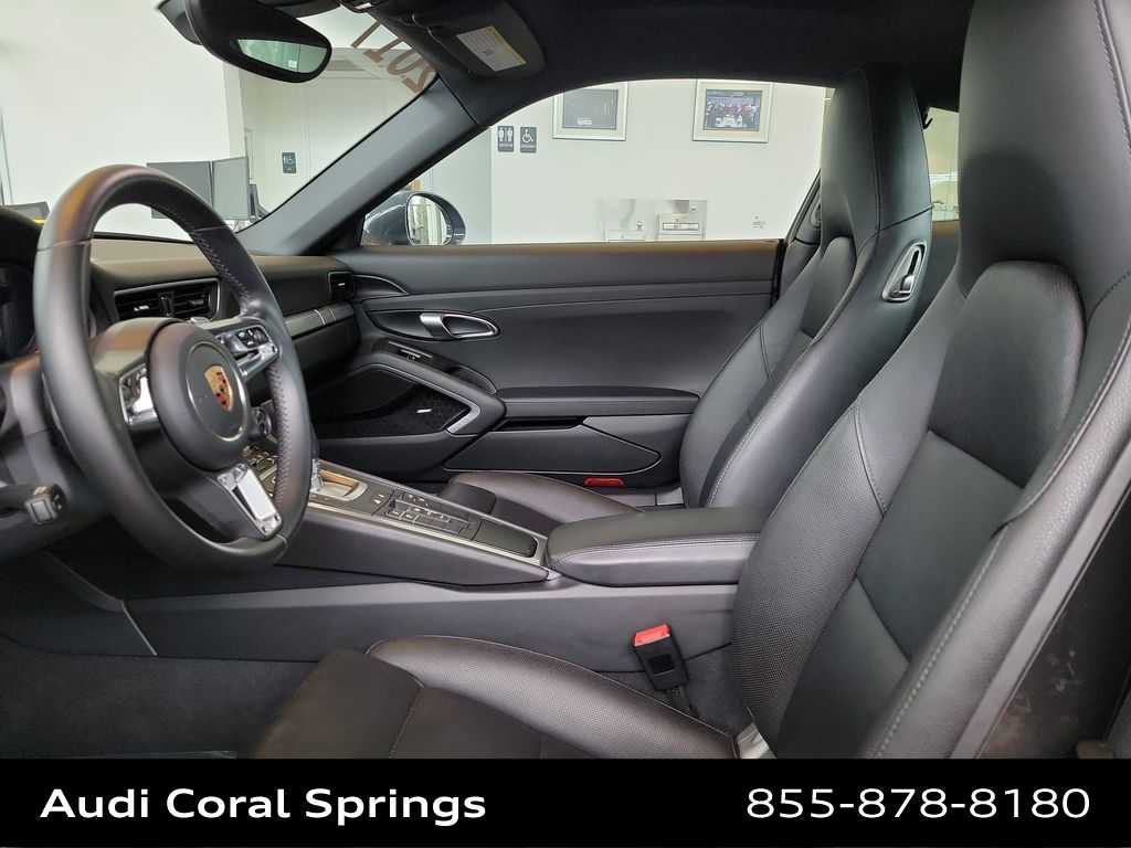 Thumbnail: 2017 Porsche 911 - 11