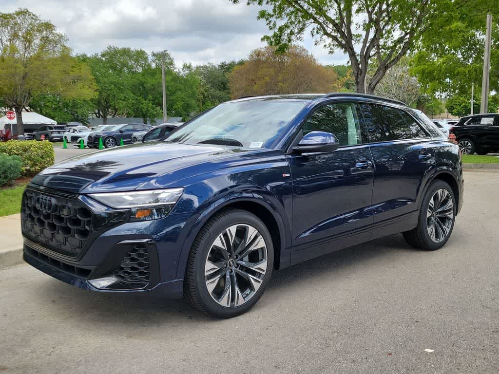 Thumbnail: 2026 Audi Q8 - 4