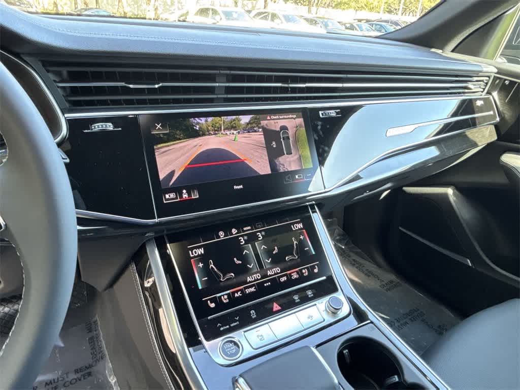 Thumbnail: 2025 Audi Q8 - 30