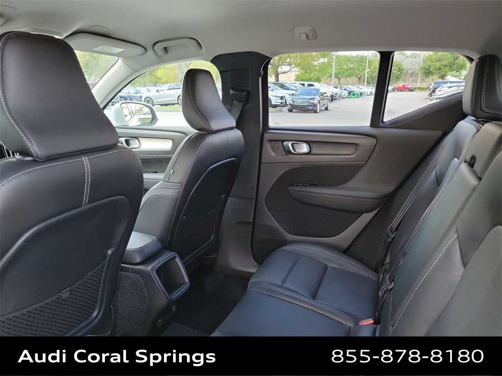 Thumbnail: 2020 Volvo XC40 - 12