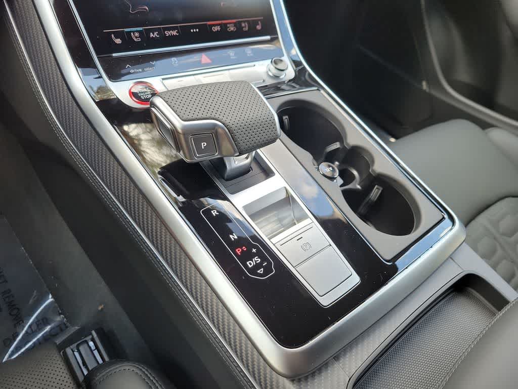 Thumbnail: 2026 Audi RS Q8 - 25