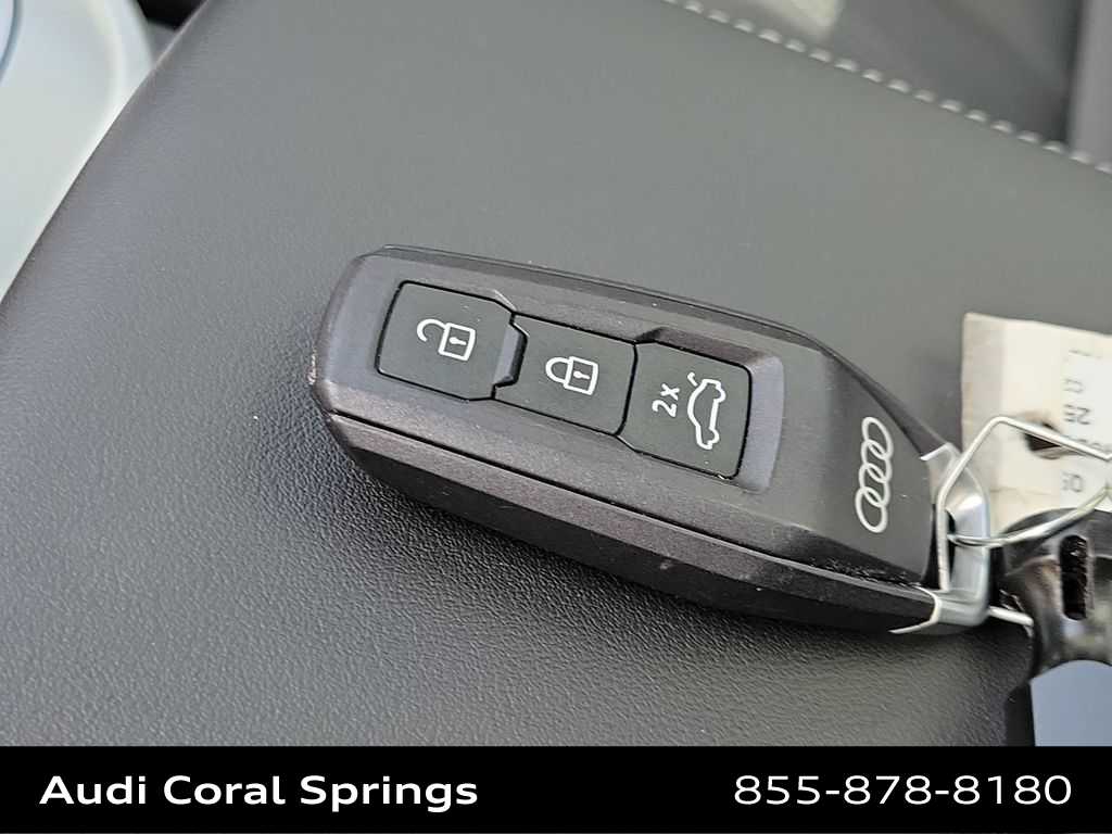 Thumbnail: 2025 Audi Q5 - 28