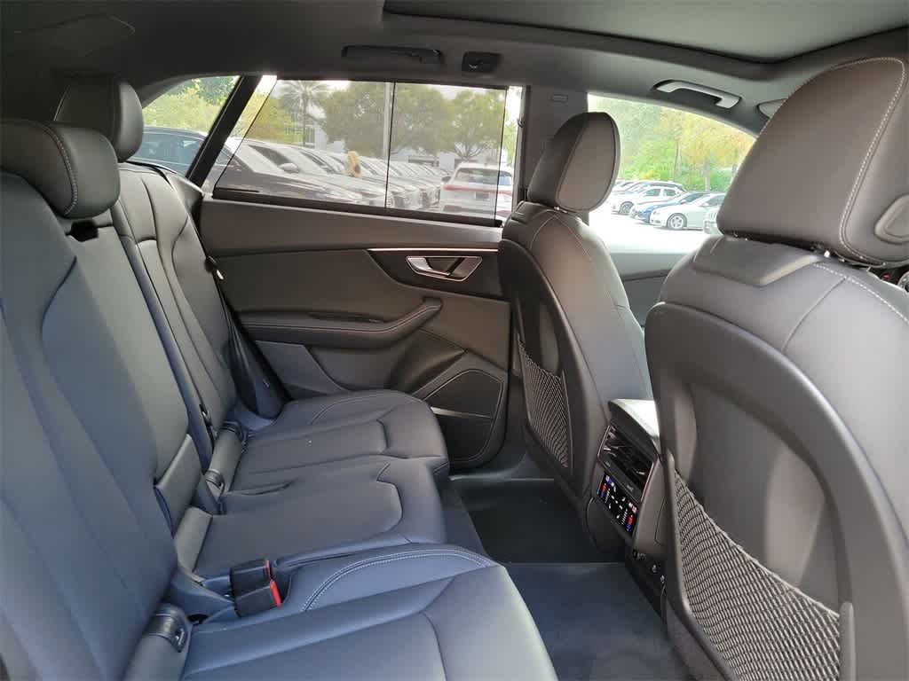 Thumbnail: 2026 Audi Q8 - 21