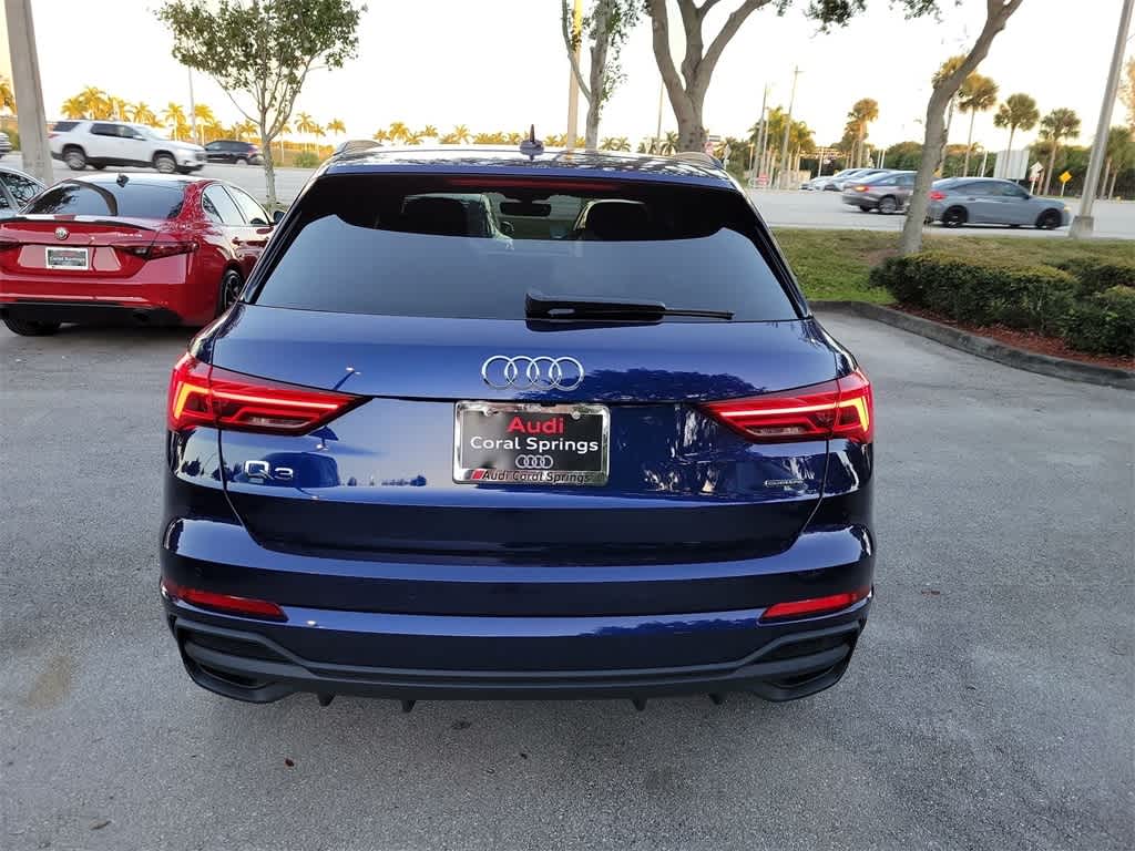 Thumbnail: 2025 Audi Q3 - 7