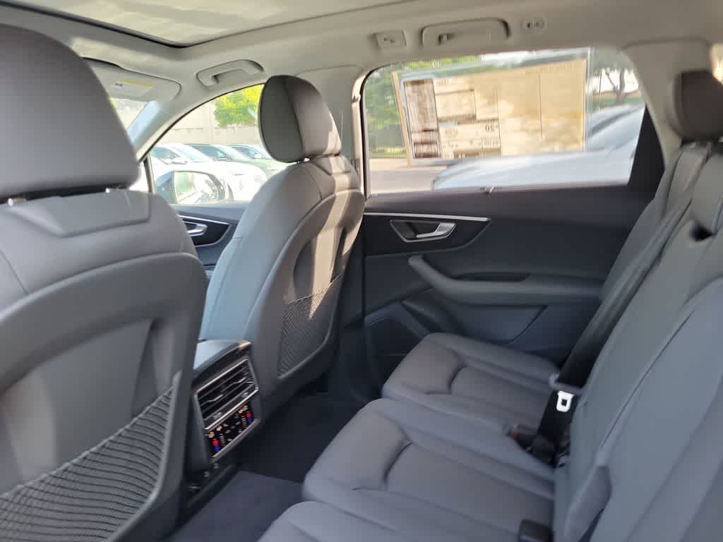 Thumbnail: 2026 Audi Q7 - 12