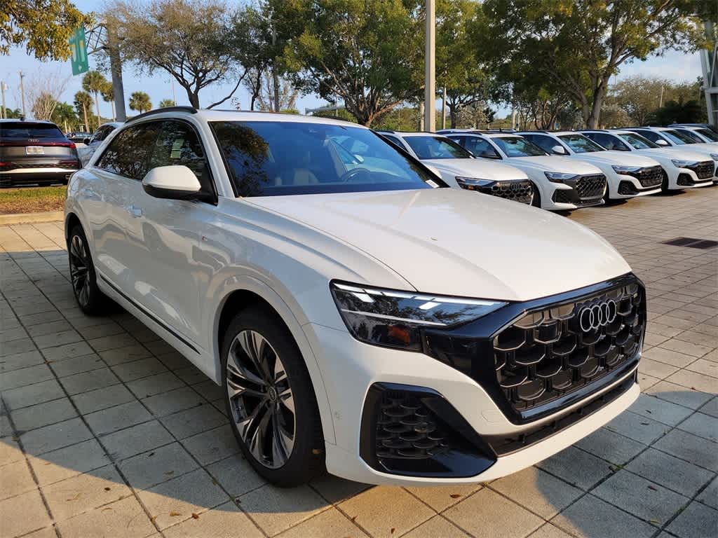 Thumbnail: 2026 Audi Q8 - 6