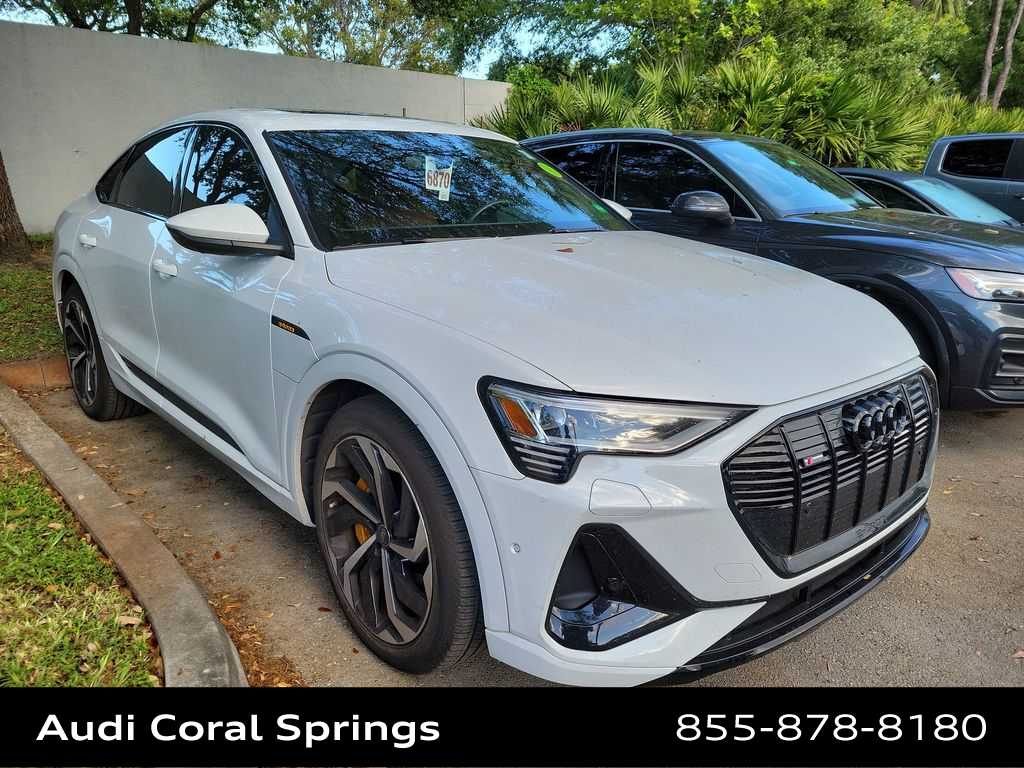 Thumbnail: 2023 Audi e-tron S - 11