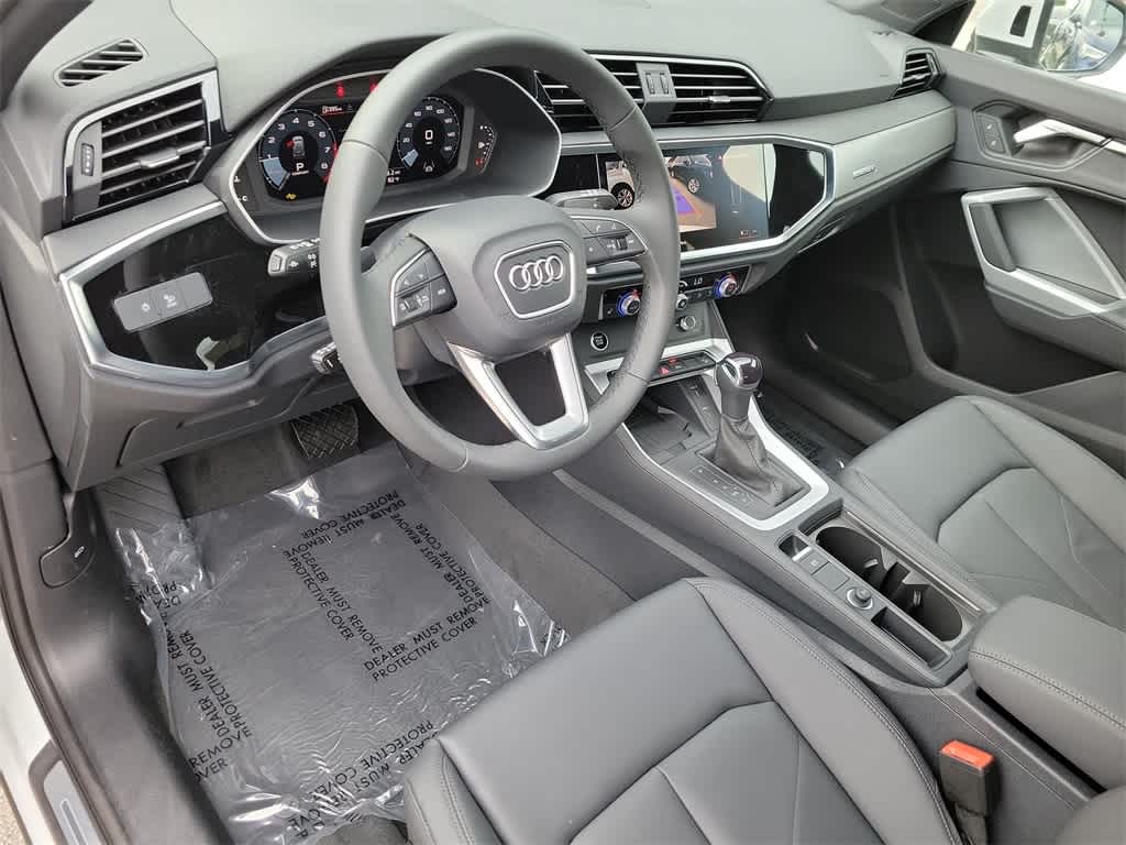 Thumbnail: 2025 Audi Q3 - 2