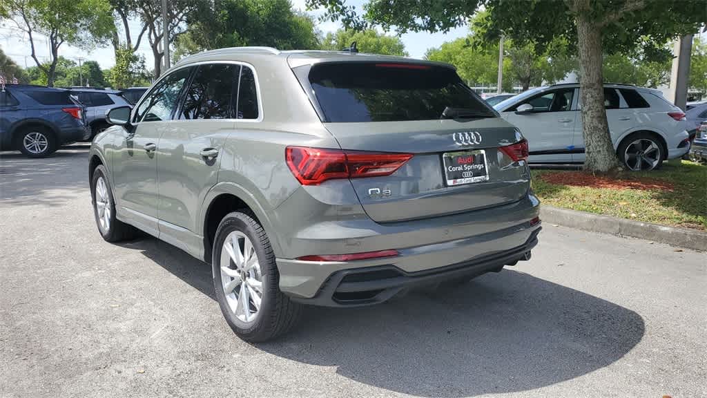 Thumbnail: 2025 Audi Q3 - 12