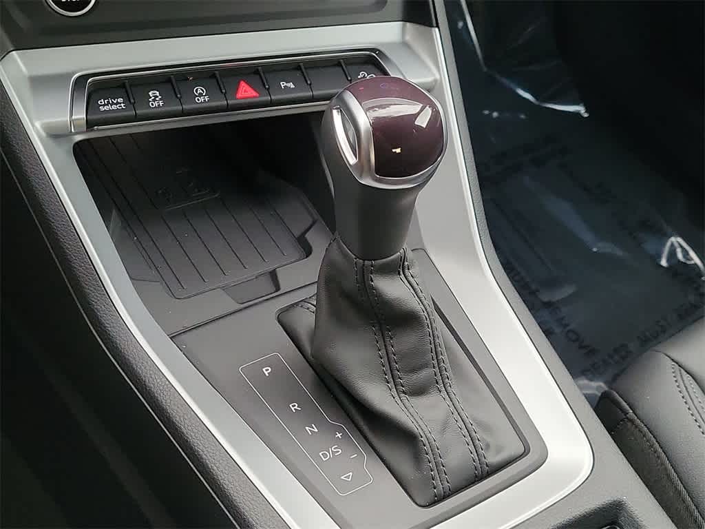 Thumbnail: 2025 Audi Q3 - 17