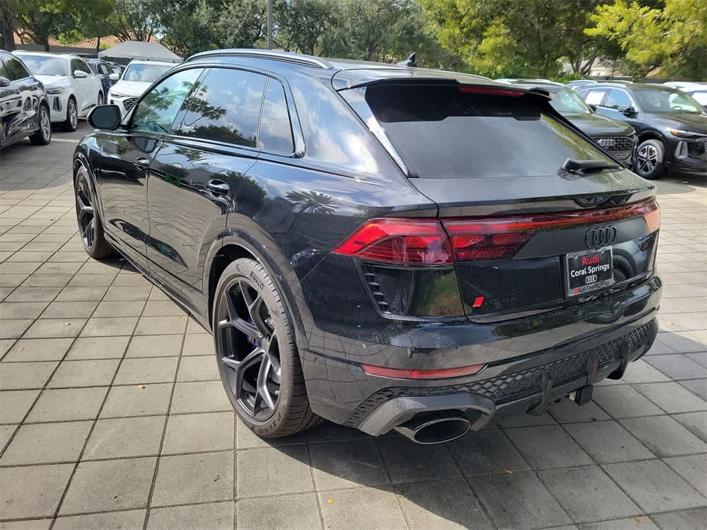 Thumbnail: 2026 Audi RS Q8 - 11