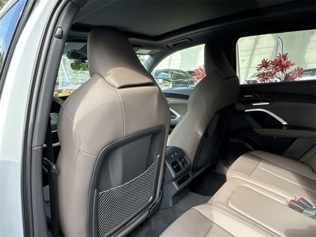 Thumbnail: 2025 Audi Q5 - 26