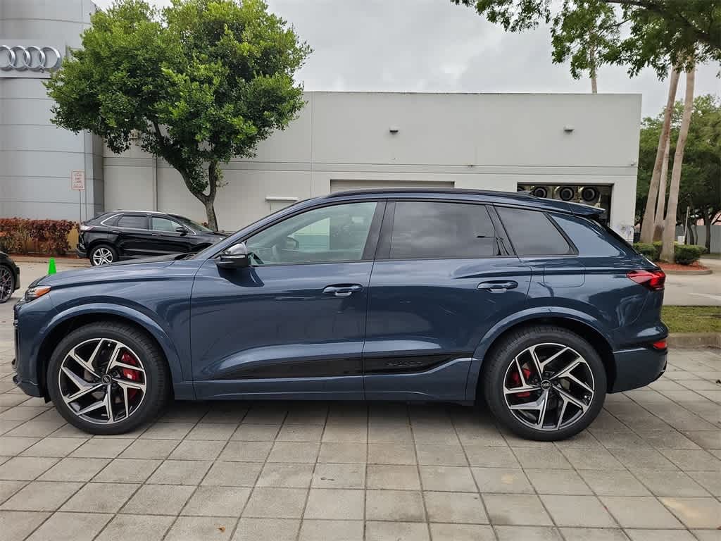 Thumbnail: 2025 Audi SQ6 e-tron - 11
