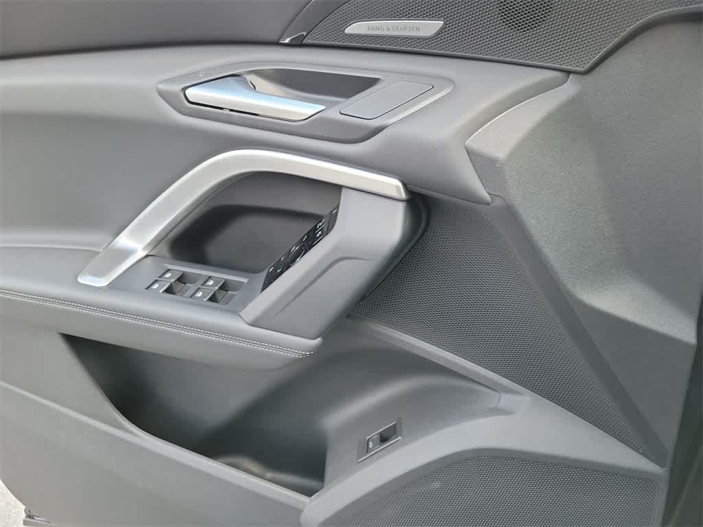 Thumbnail: 2025 Audi Q5 - 19