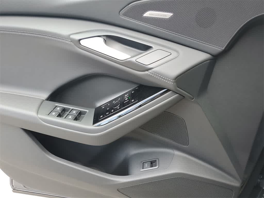 2025 Audi Q6 e-tron Prestige 27