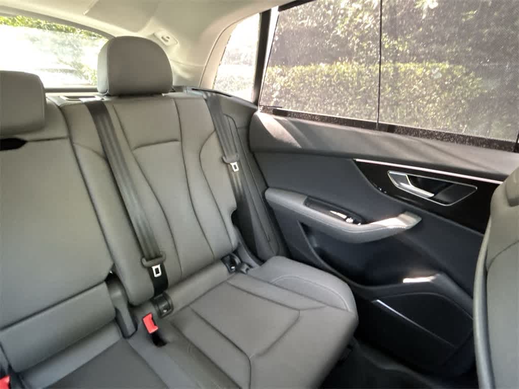 Thumbnail: 2025 Audi Q8 - 12