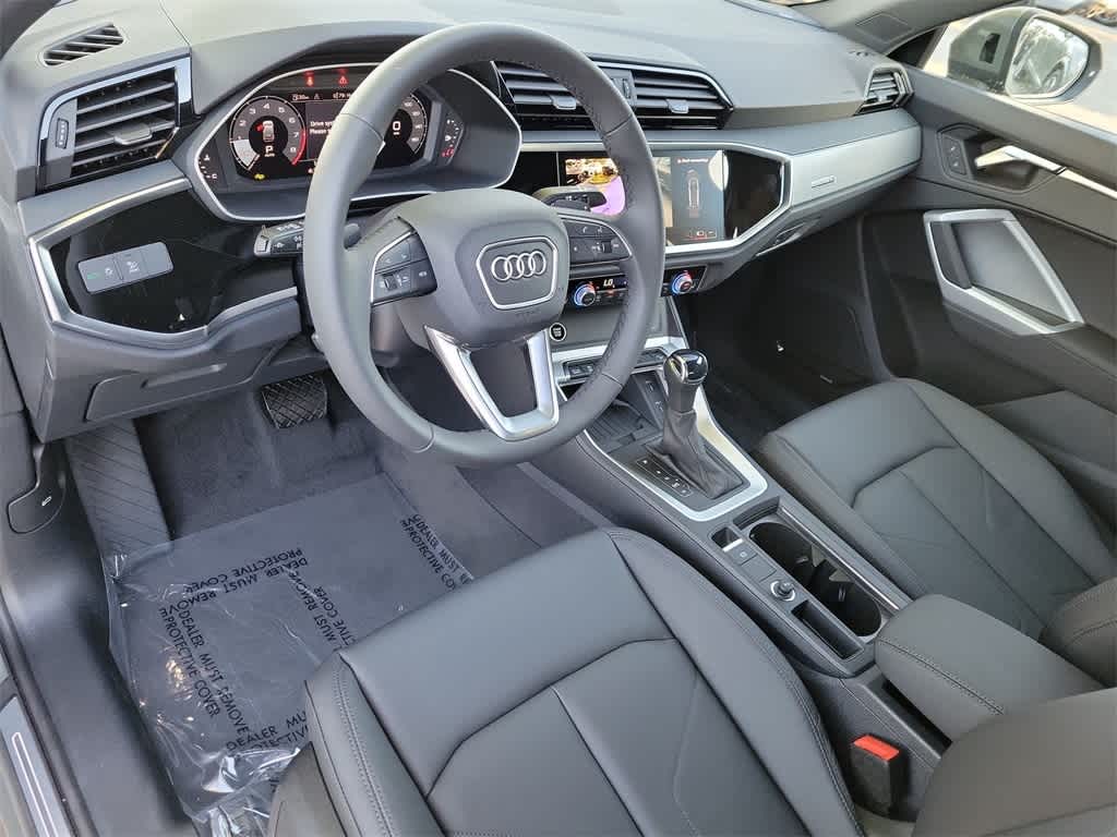 Thumbnail: 2025 Audi Q3 - 10