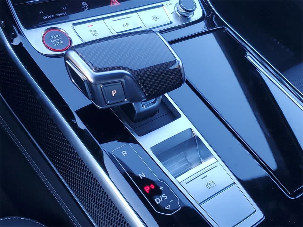 Thumbnail: 2025 Audi S8 - 25