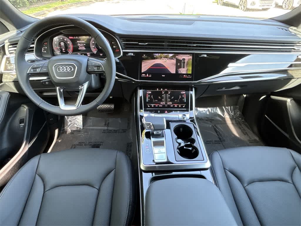 Thumbnail: 2025 Audi Q8 - 24