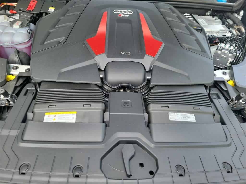 Thumbnail: 2025 Audi RS Q8 - 17