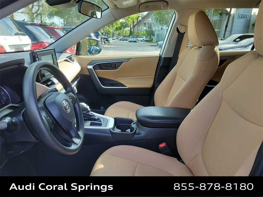 Thumbnail: 2019 Toyota RAV4 - 11