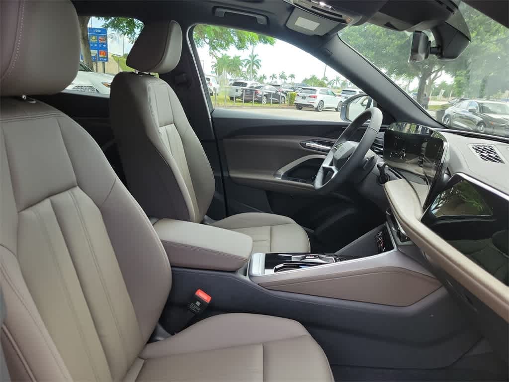 Thumbnail: 2025 Audi Q5 - 14