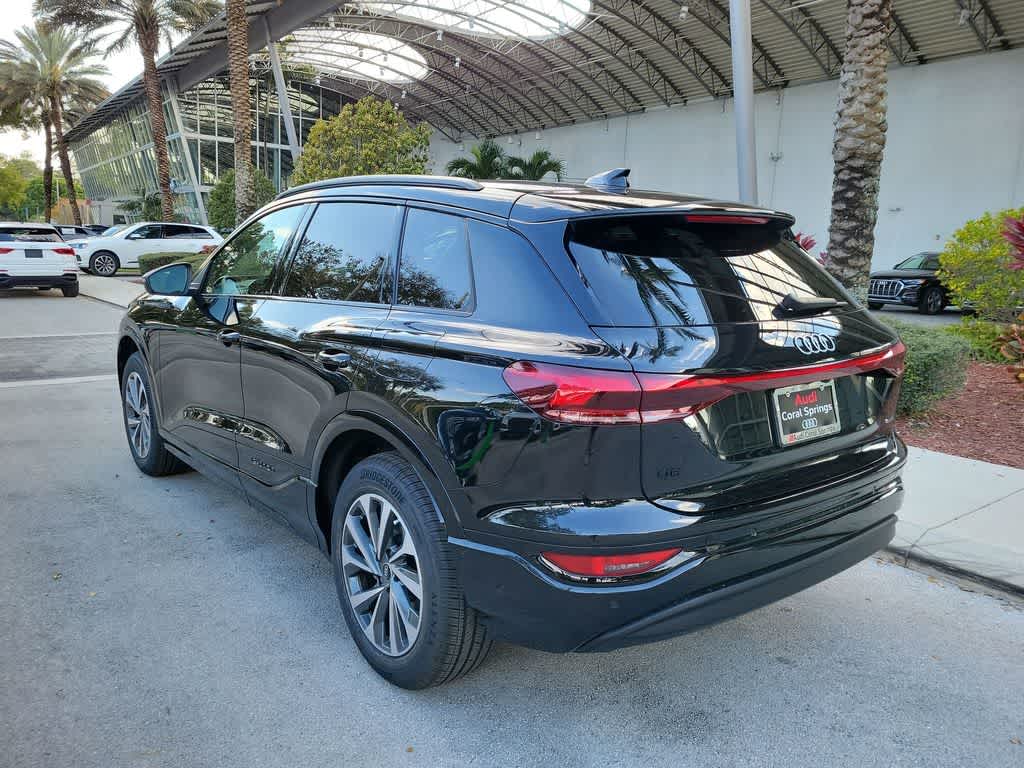 Thumbnail: 2025 Audi Q6 e-tron - 12