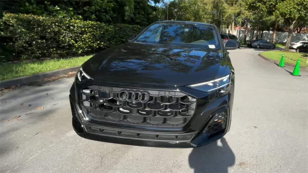 Thumbnail: 2025 Audi Q8 - 3