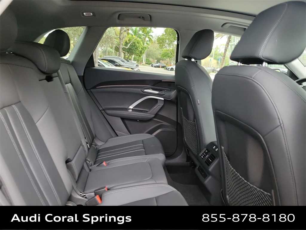 Thumbnail: 2025 Audi Q5 - 21