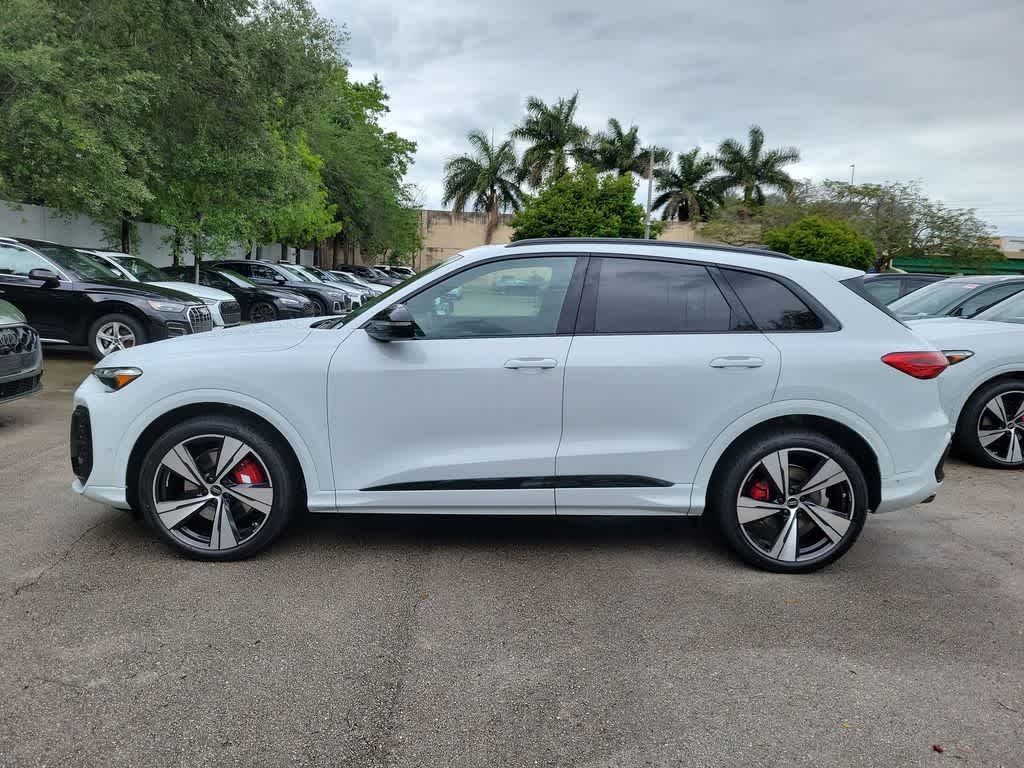 Thumbnail: 2026 Audi SQ5 - 5