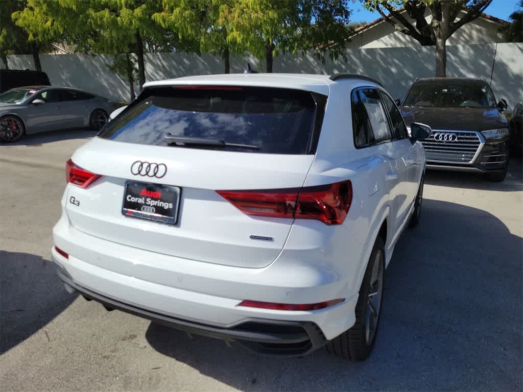 Thumbnail: 2025 Audi Q3 - 12