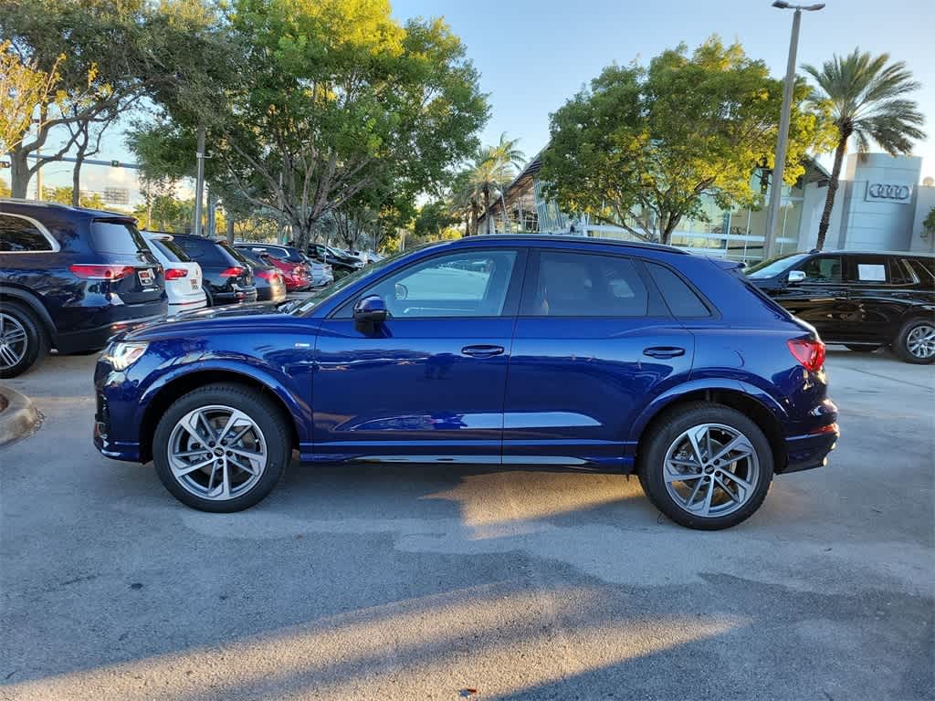 Thumbnail: 2025 Audi Q3 - 11