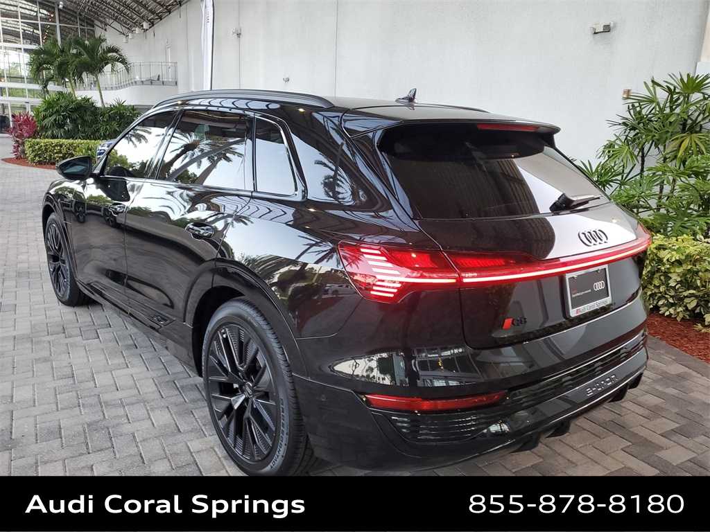2024 Audi Q8 e-tron Prestige 12