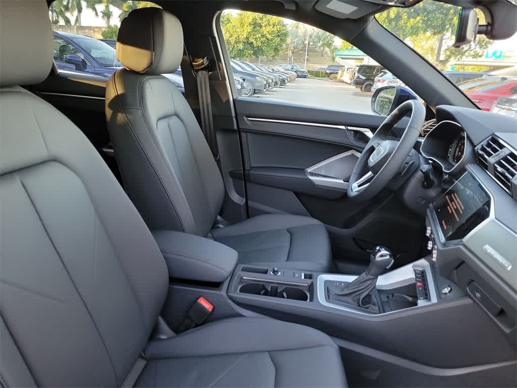 Thumbnail: 2025 Audi Q3 - 22