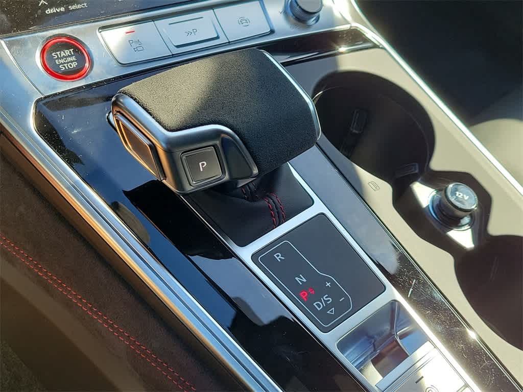 Thumbnail: 2026 Audi RS 6 - 25