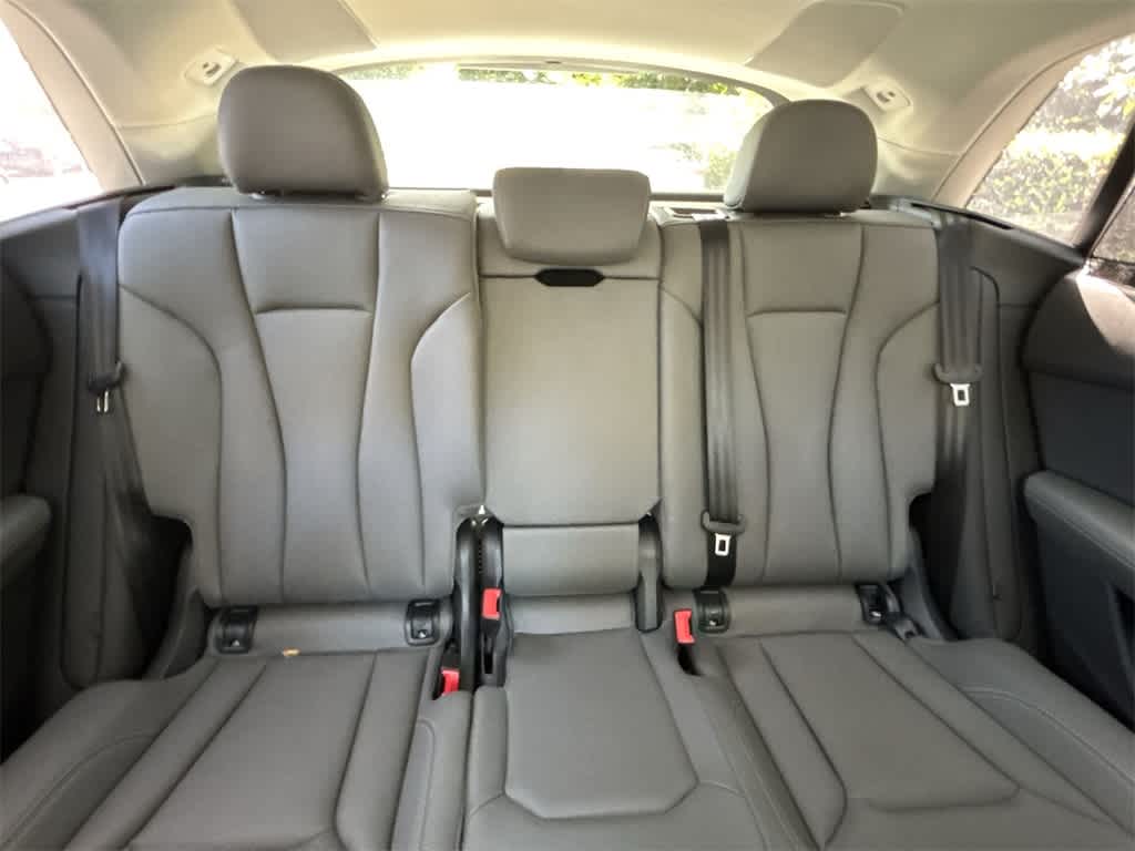 Thumbnail: 2025 Audi Q8 - 13