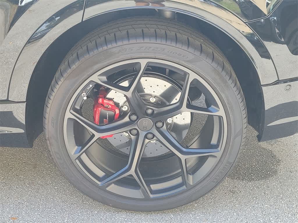 Thumbnail: 2026 Audi RS Q8 - 8