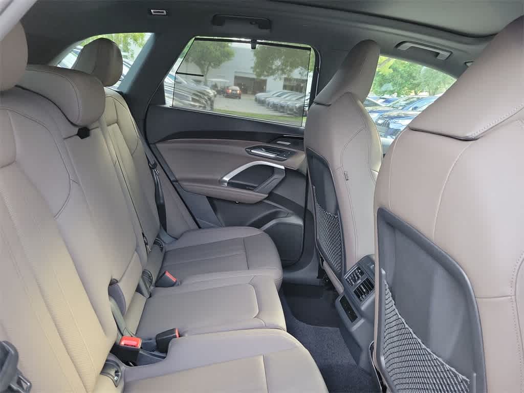 Thumbnail: 2025 Audi Q5 - 13