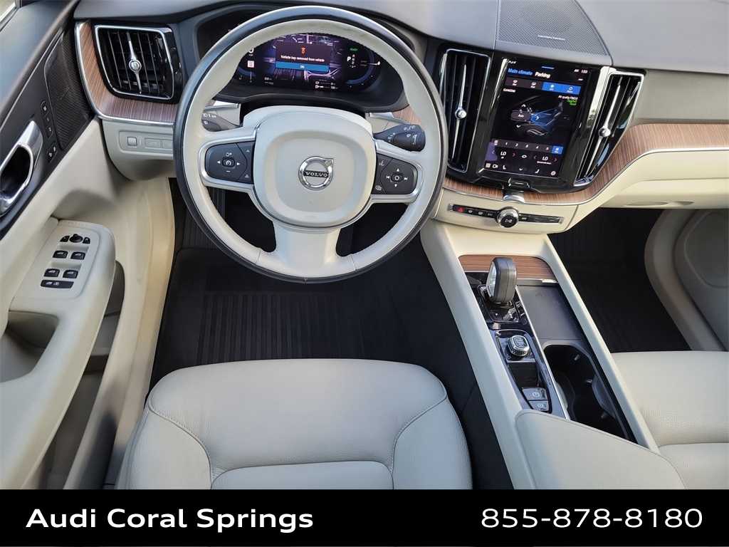 Thumbnail: 2022 Volvo XC60 - 18